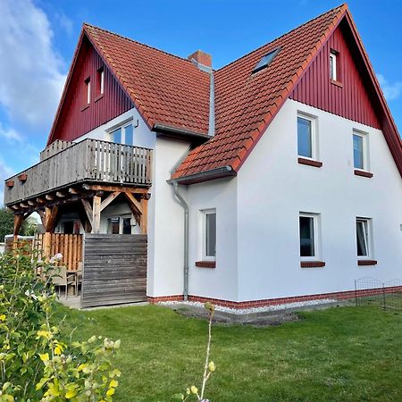Ferienwohnungen Meerfarbig Zingst - Haustierfrei -Terrasse Mit Strandkorb Oder Balkon - E-Ladesaeule - Parkplatz - Wlan - Fahrradschuppen - Waschtrockner - Ruhig Und Zentral - Nichtraucher Exterior foto