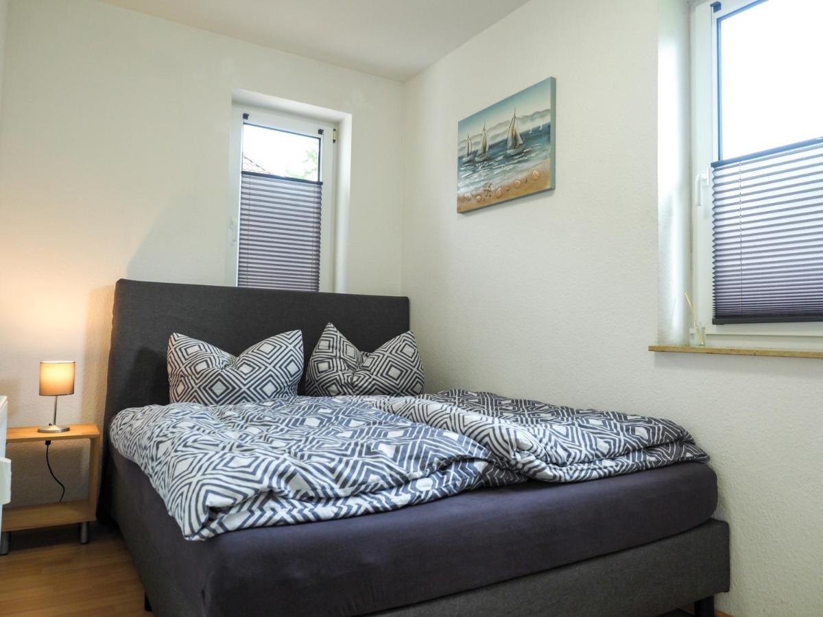 Ferienwohnungen Meerfarbig Zingst - Haustierfrei -Terrasse Mit Strandkorb Oder Balkon - E-Ladesaeule - Parkplatz - Wlan - Fahrradschuppen - Waschtrockner - Ruhig Und Zentral - Nichtraucher Exterior foto