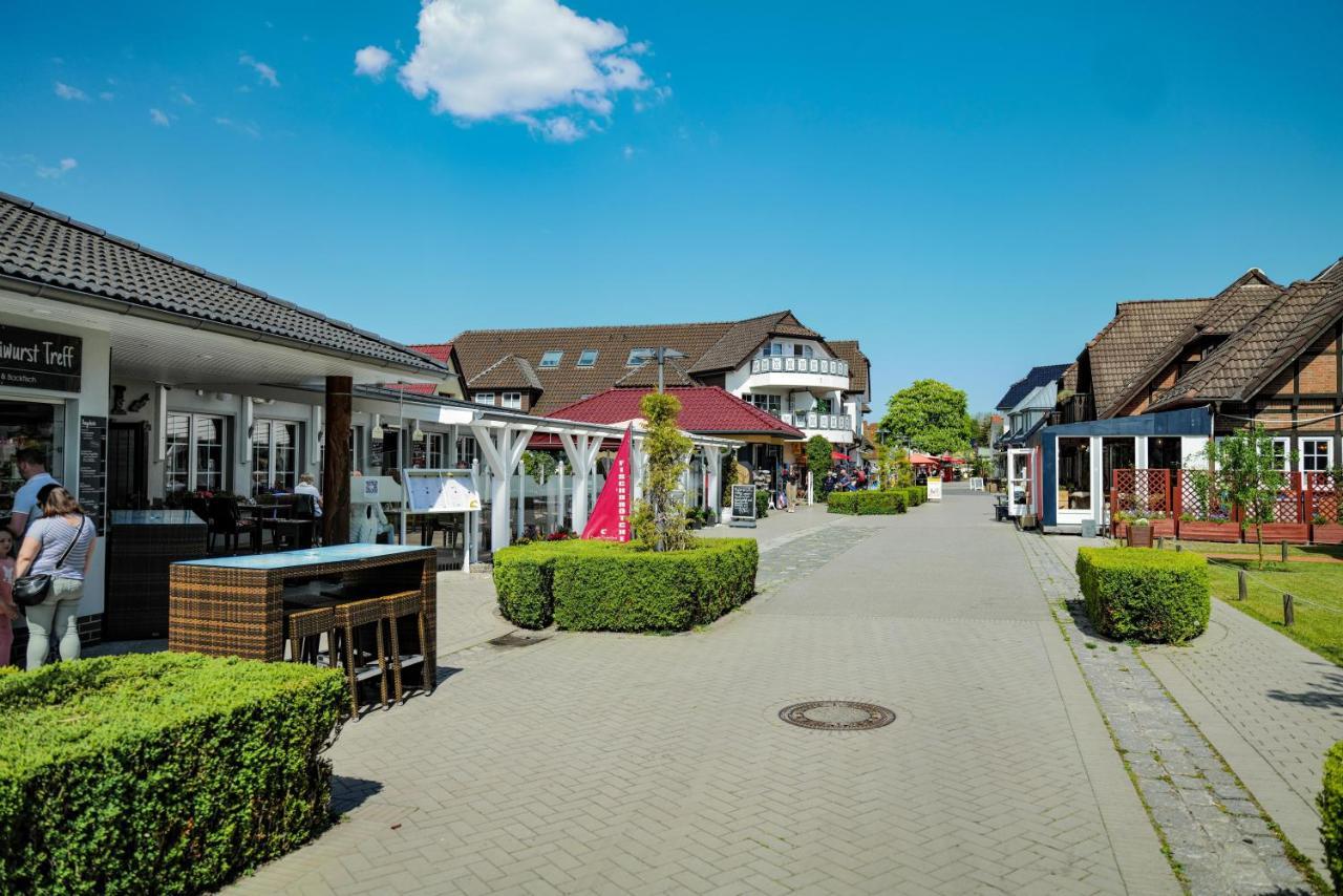 Ferienwohnungen Meerfarbig Zingst - Haustierfrei -Terrasse Mit Strandkorb Oder Balkon - E-Ladesaeule - Parkplatz - Wlan - Fahrradschuppen - Waschtrockner - Ruhig Und Zentral - Nichtraucher Exterior foto