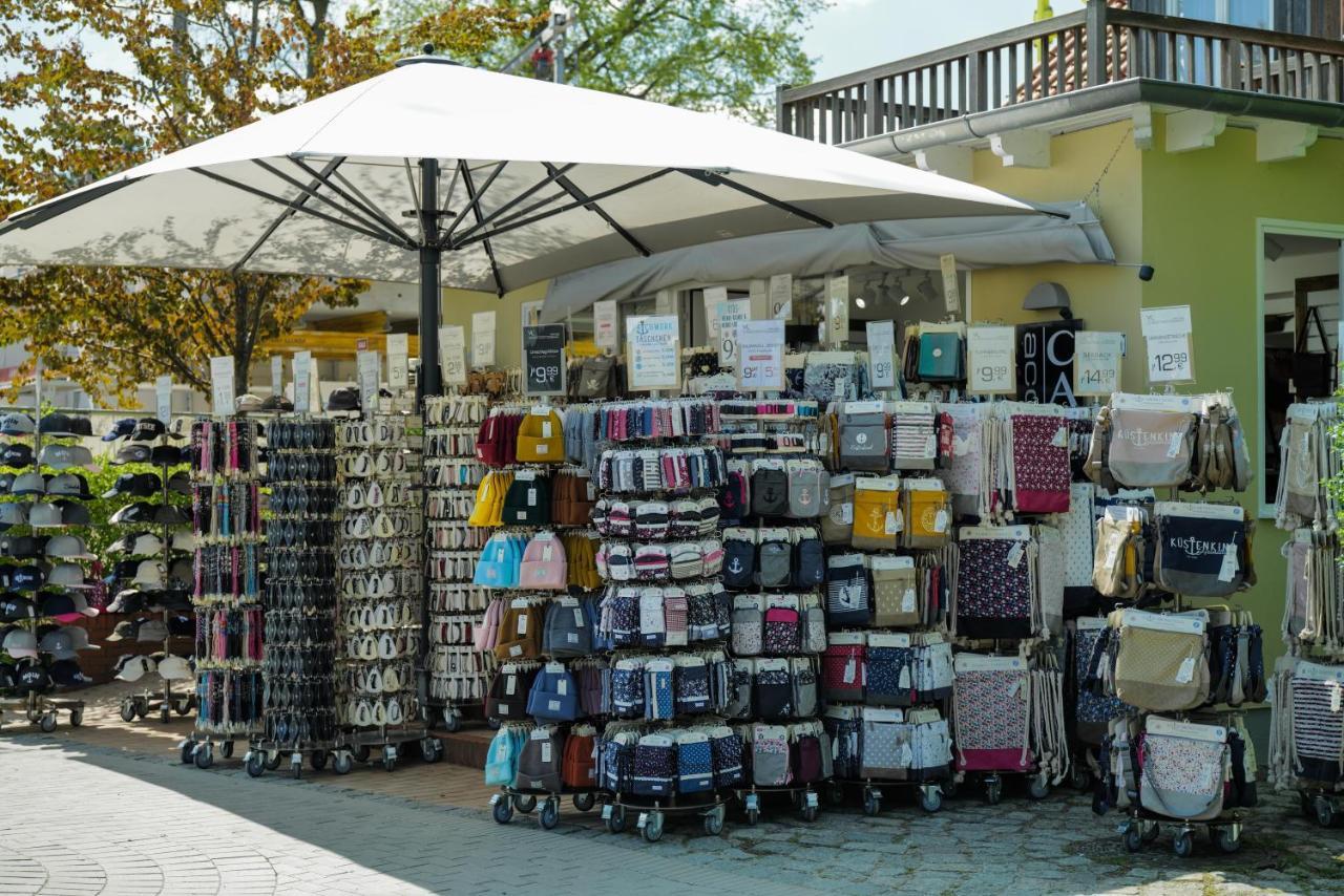 Ferienwohnungen Meerfarbig Zingst - Haustierfrei -Terrasse Mit Strandkorb Oder Balkon - E-Ladesaeule - Parkplatz - Wlan - Fahrradschuppen - Waschtrockner - Ruhig Und Zentral - Nichtraucher Exterior foto