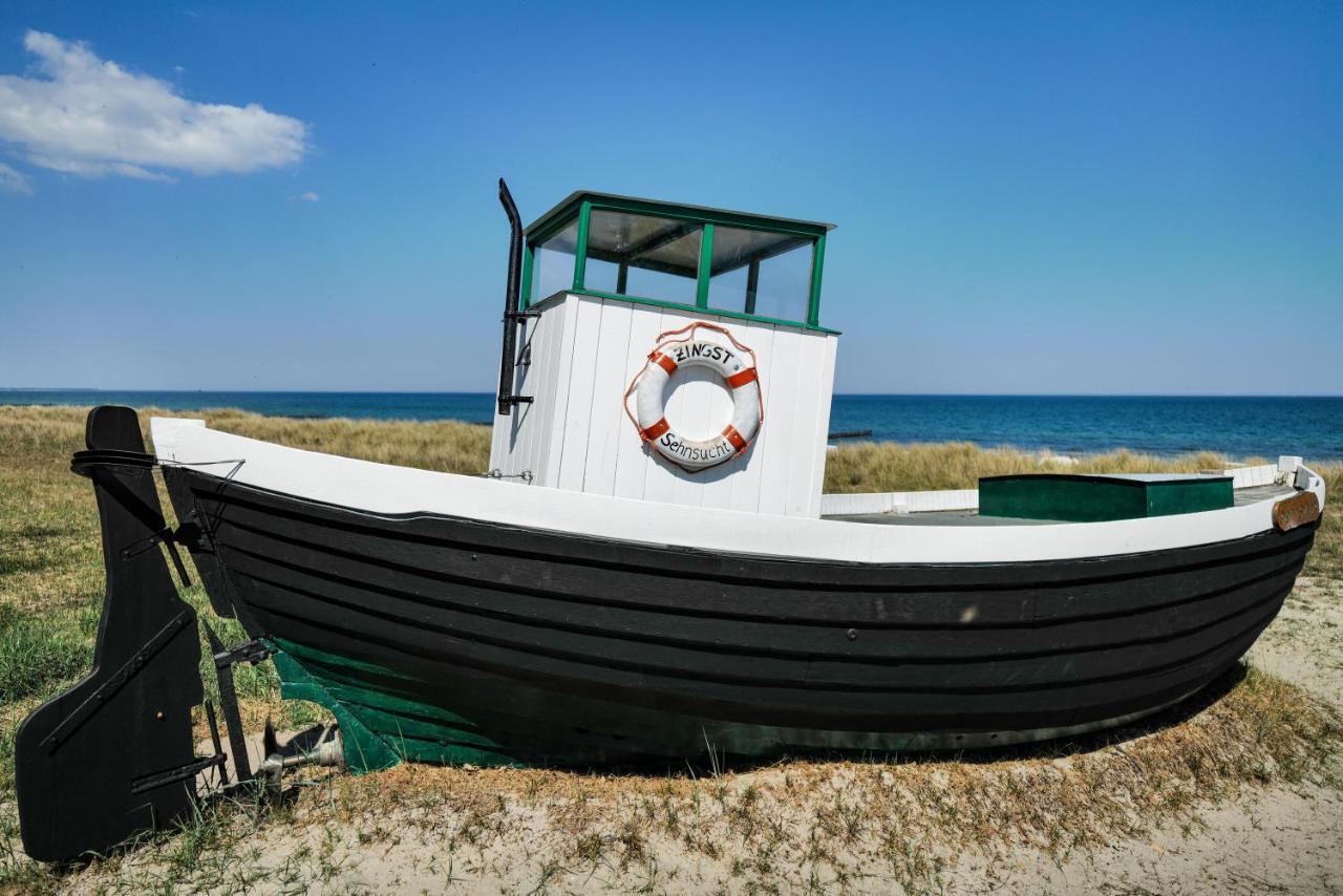 Ferienwohnungen Meerfarbig Zingst - Haustierfrei -Terrasse Mit Strandkorb Oder Balkon - E-Ladesaeule - Parkplatz - Wlan - Fahrradschuppen - Waschtrockner - Ruhig Und Zentral - Nichtraucher Exterior foto