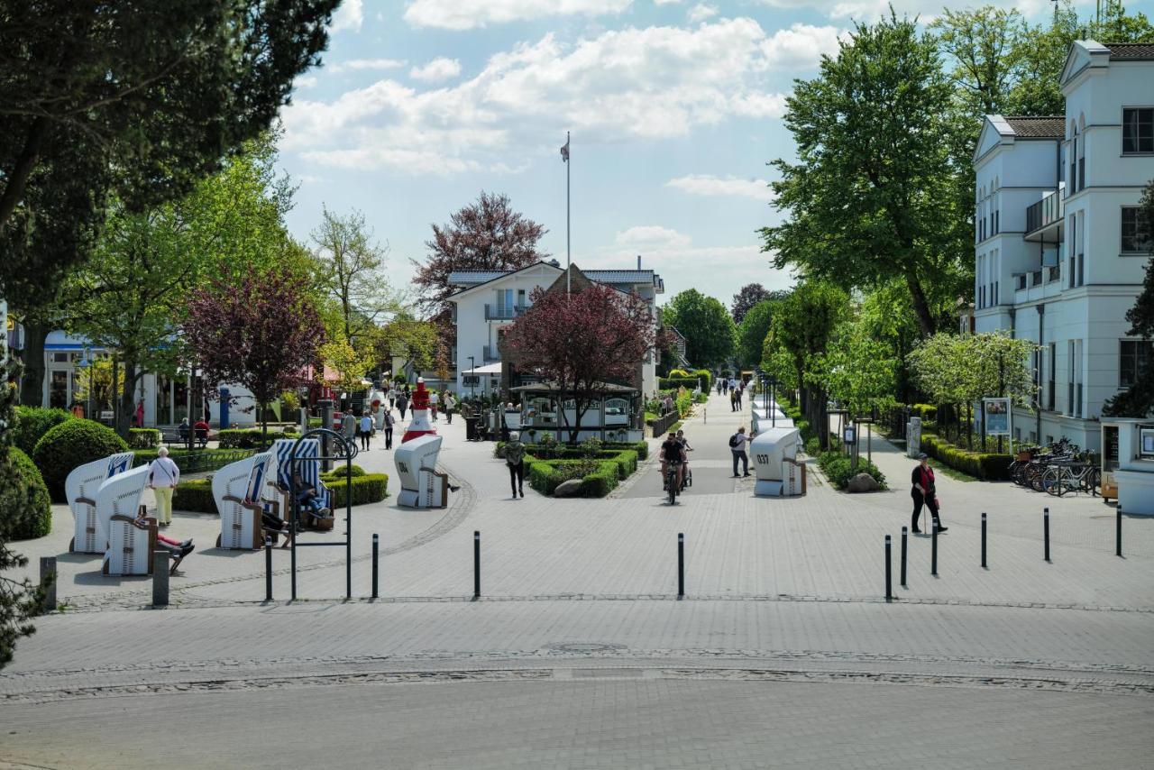 Ferienwohnungen Meerfarbig Zingst - Haustierfrei -Terrasse Mit Strandkorb Oder Balkon - E-Ladesaeule - Parkplatz - Wlan - Fahrradschuppen - Waschtrockner - Ruhig Und Zentral - Nichtraucher Exterior foto