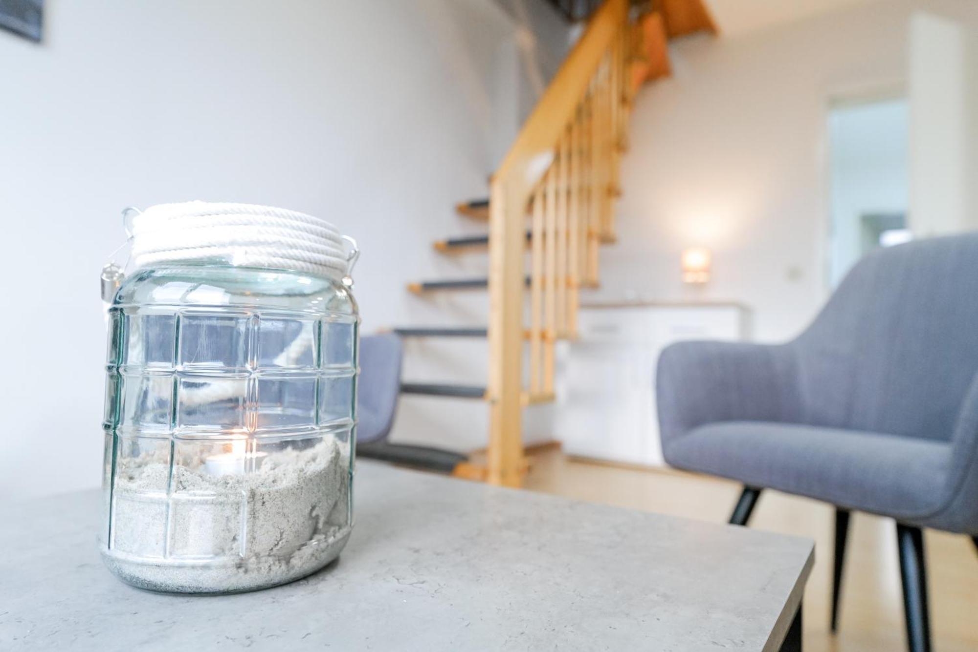 Ferienwohnungen Meerfarbig Zingst - Haustierfrei -Terrasse Mit Strandkorb Oder Balkon - E-Ladesaeule - Parkplatz - Wlan - Fahrradschuppen - Waschtrockner - Ruhig Und Zentral - Nichtraucher Exterior foto